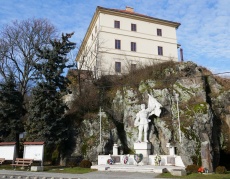 Poznáte kaštieľ na Pohronskej hradnej ceste